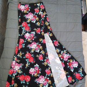 Black floral print skirt with slit